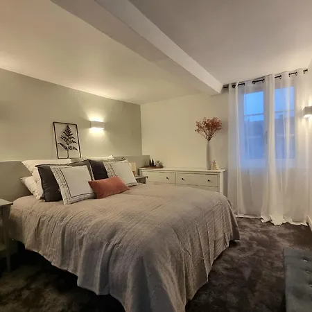 Serenity House - Beautiful Town House With Terrace 6p Vakantiehuis *