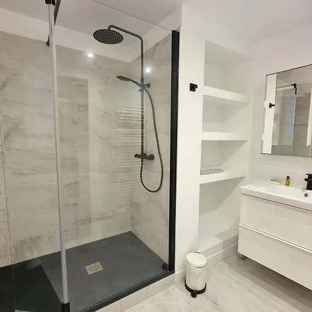 Serenity House - Beautiful Town House With Terrace 6p Vakantiehuis