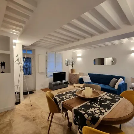 Ferienhaus Serenity House - Beautiful Town House With Terrace 6p *